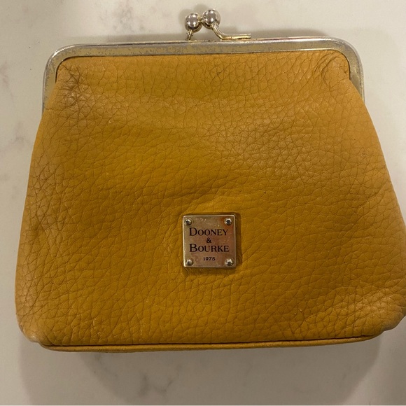 Dooney & Bourke - Camel/ Mustard Leather Coin Purse with Kiss-Lock Closure - Picture 5 of 13
